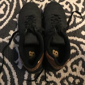 New Balance tennis shoes
